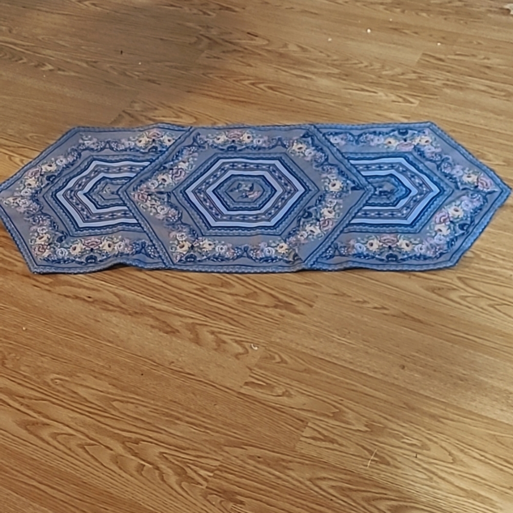 Table runner